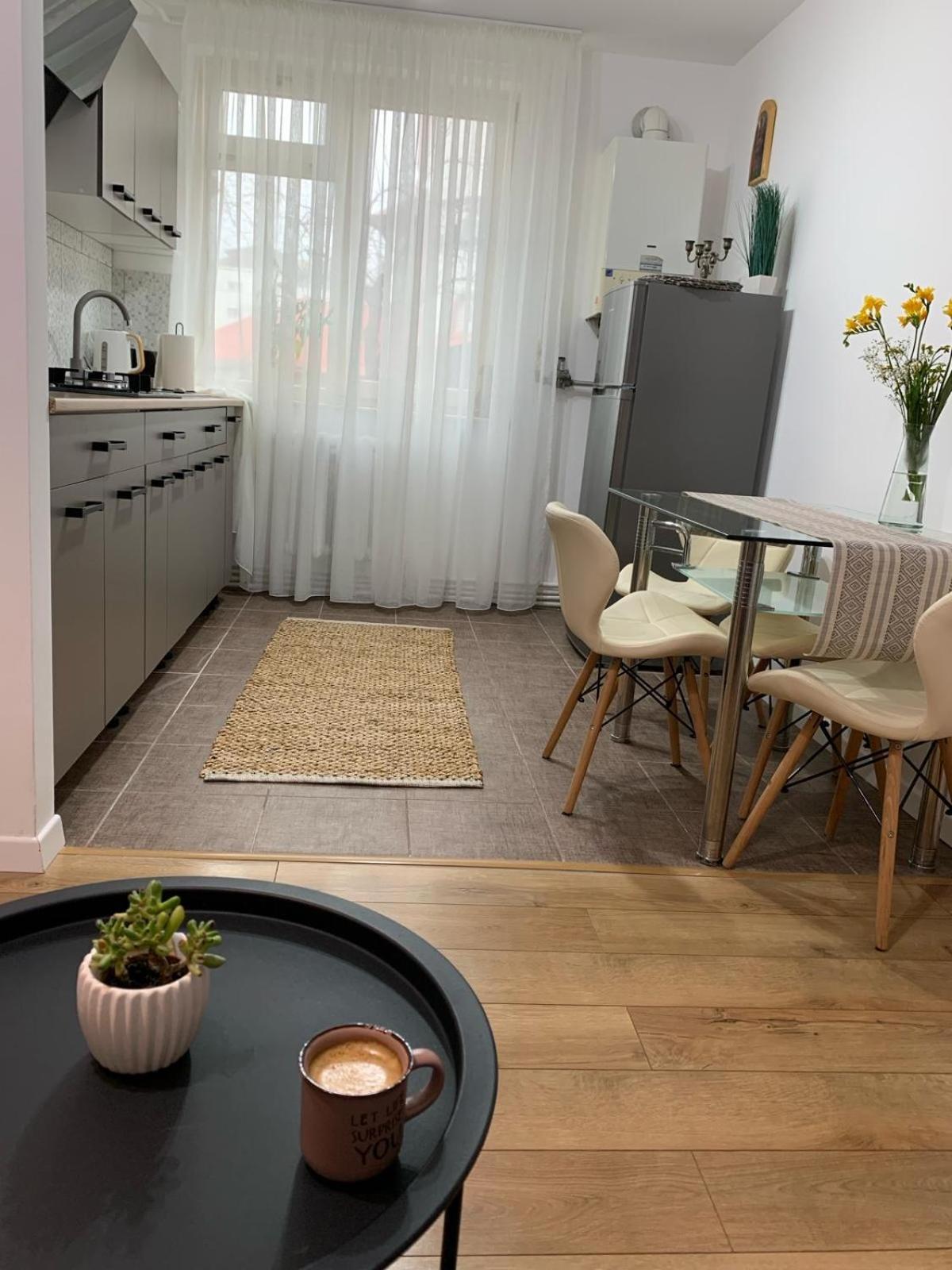 Iris Apartment *